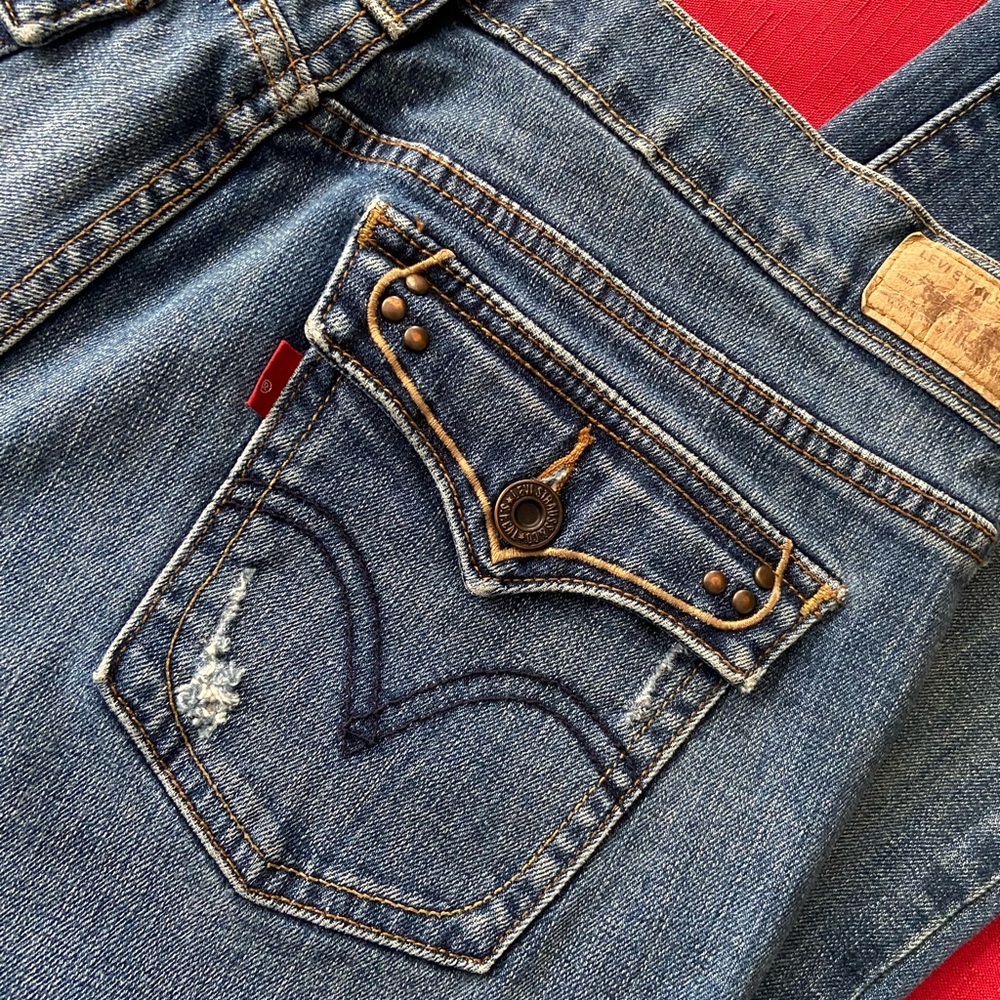 Woman’s Levi’s 515 bootcut jeans size 8